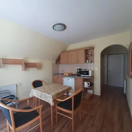 Edit Apartman * Hévíz